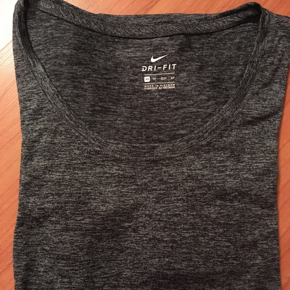 Nike Women’s Training Shirt - Picture 4 of 6